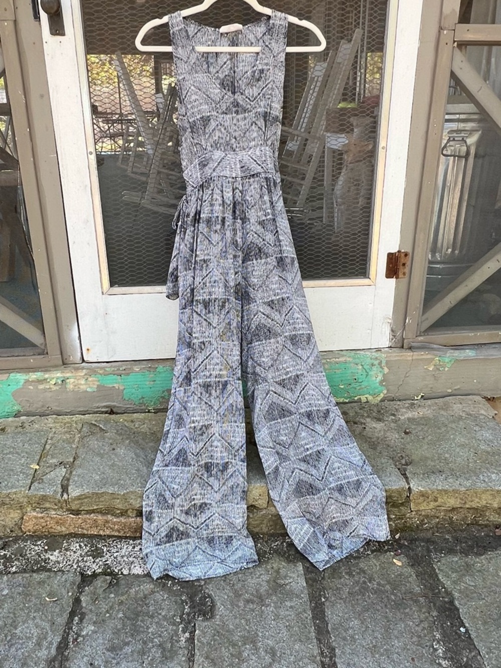 Sleeveless Geometric Gray Wide-Leg Jumpsuit